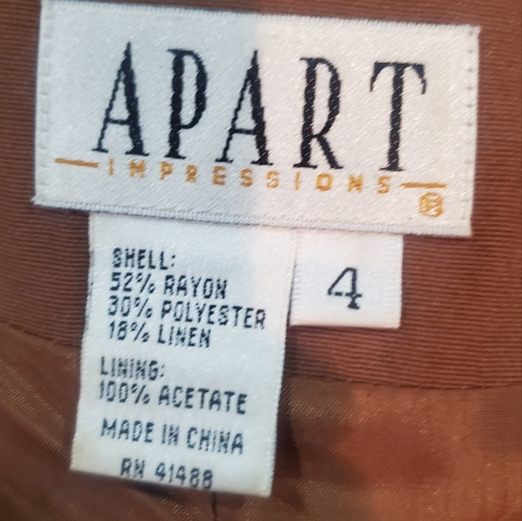 Suit- jacket and skirts- two pieces by Apart - Picture 4 of 9